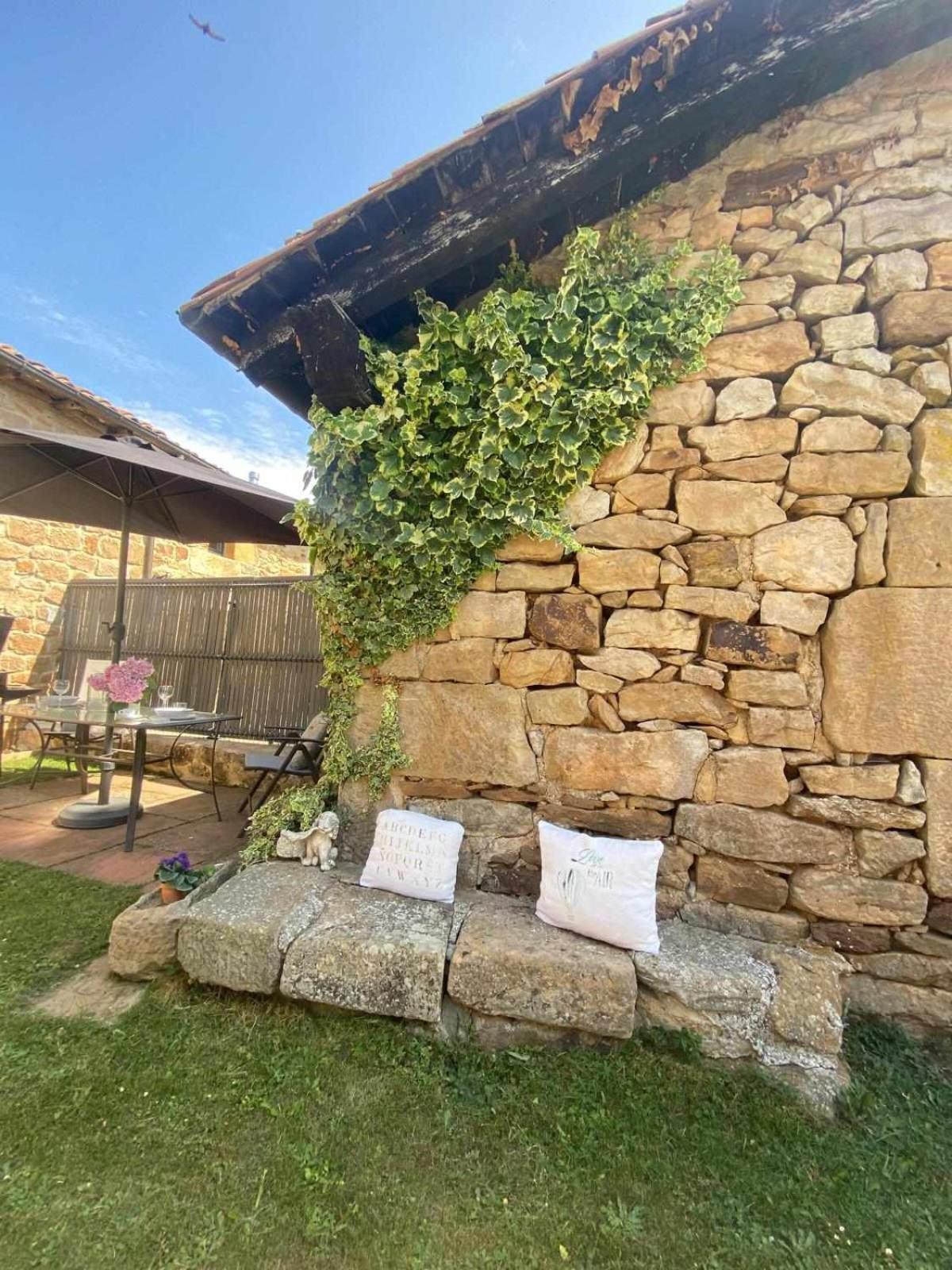 Casa Parejas La Casa De Quintanilla 1 Pensionat Quintanilla las Torres Exteriör bild