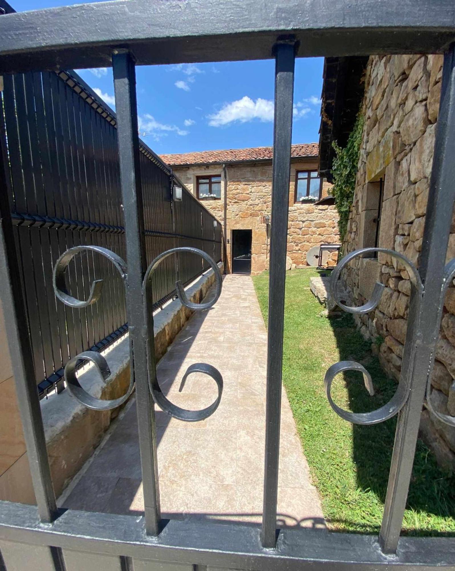 Casa Parejas La Casa De Quintanilla 1 Pensionat Quintanilla las Torres Exteriör bild